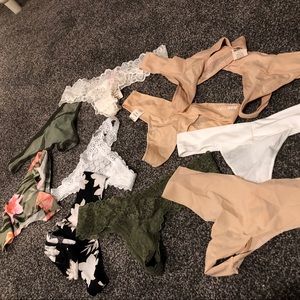 NWT Victoria’s Secret S Thong Panties